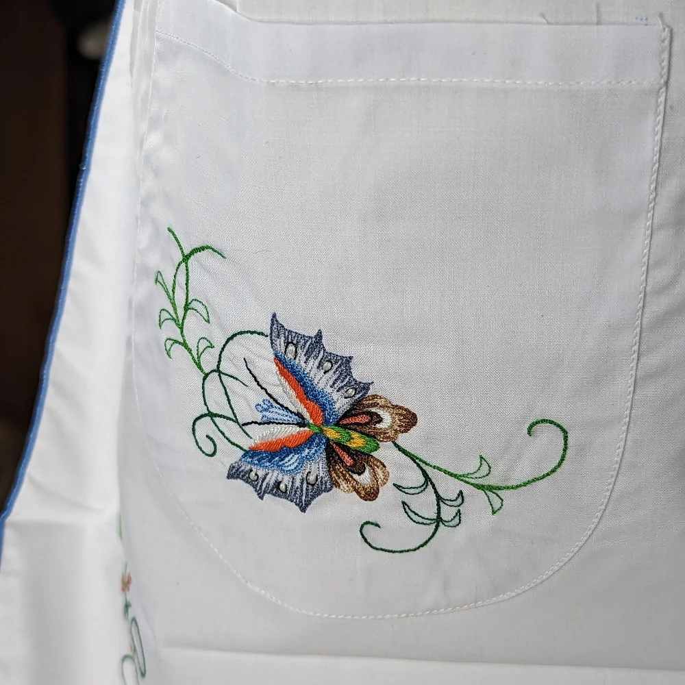 Butterfly Embroidered Cotton Linen Half Apron White Butterflies - Picture 4 of 6